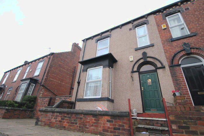 2 Bedroom Semi-Detached House To Rent In Whingate Grove, Leeds, LS12