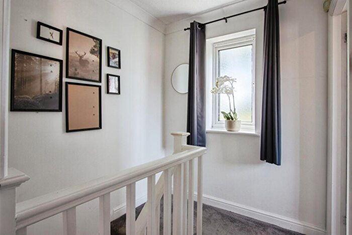 1 Bedroom Cluster House For Sale In Merlin Close, Morley, Leeds, LS27