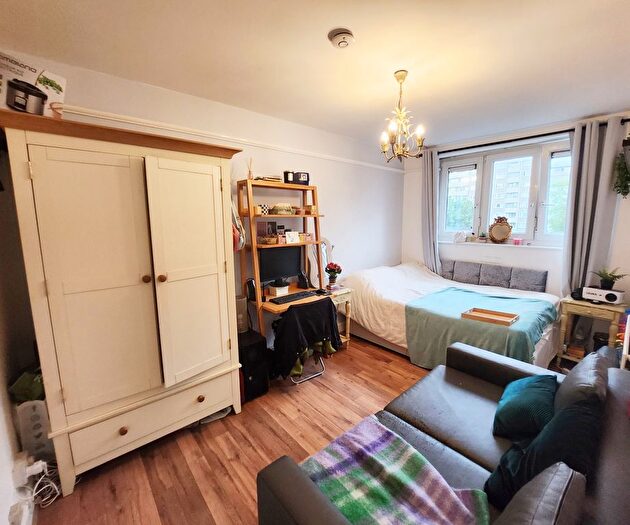 4 Bedroom Flat To Rent In Barnabas House, EC1V