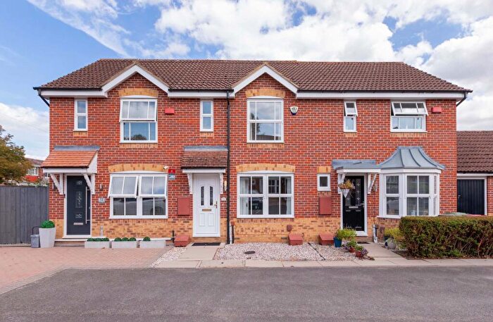 2 Bedroom Terraced House For Sale In Lilley Way, Slough, SL1