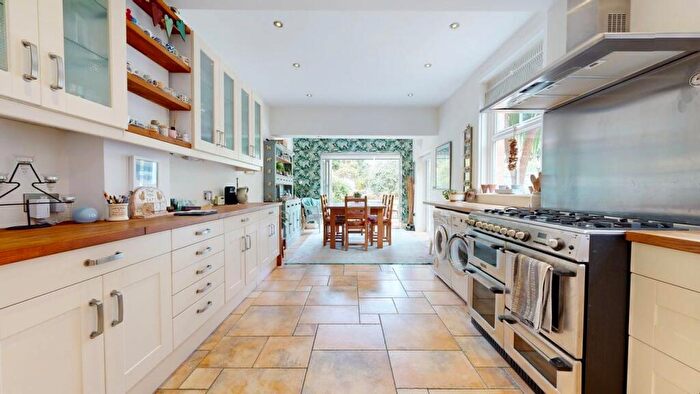 4 Bedroom Detached House For Sale In Spa Road, Weymouth, DT3