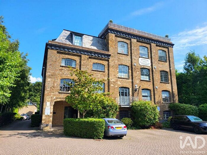 1 Bedroom Flat For Sale In Kents Lane, Standon, SG11