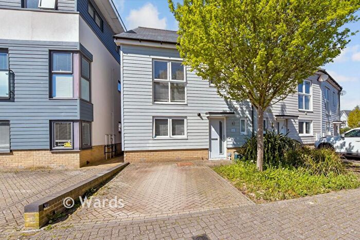 2 Bedroom End Of Terrace House For Sale In Kings Way, Folkestone, Kent, CT19