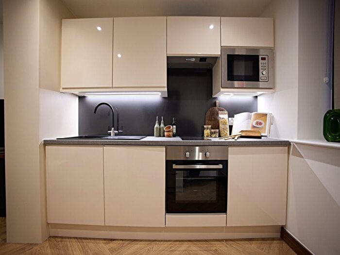 1 Bedroom Flat To Rent In Wade Lane Wade Lane, Leeds, LS2