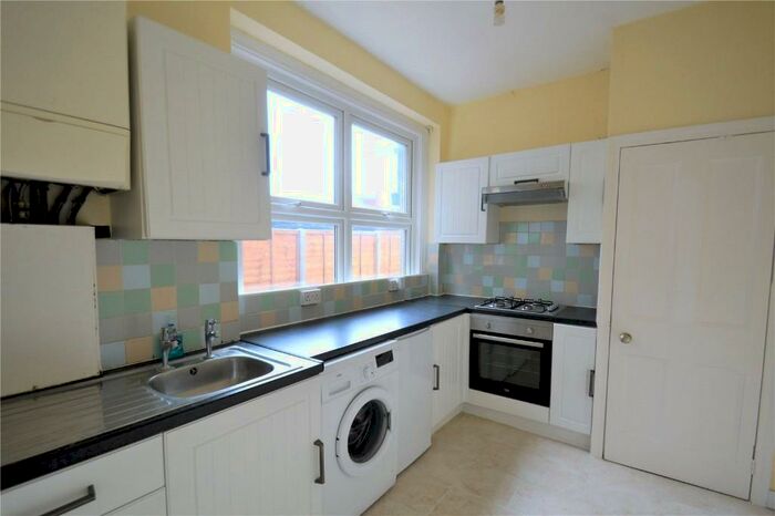 1 Bedroom Ground Flat To Rent In Blenheim Crescent, South Croydon, Surrey, CR2