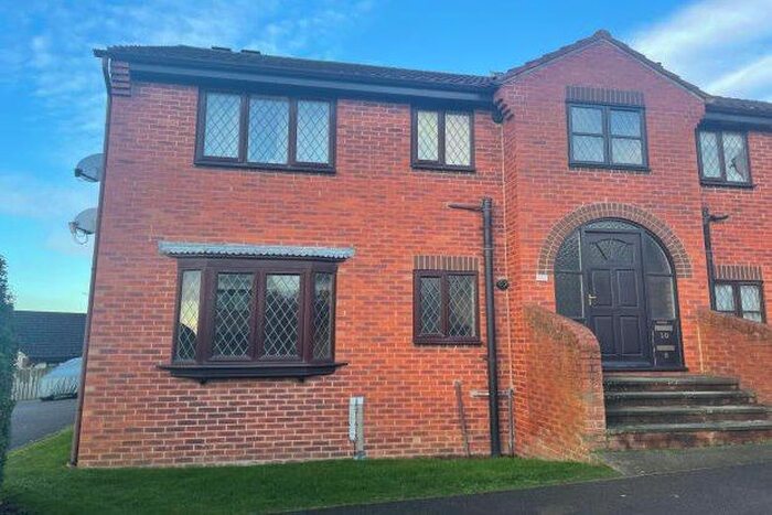 2 Bedroom Flat To Rent In Alma Way, Pickering, YO18