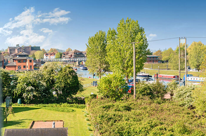 2 Bedroom Apartment For Sale In Trafalgar Road, Tewkesbury, Gloucestershire, GL20