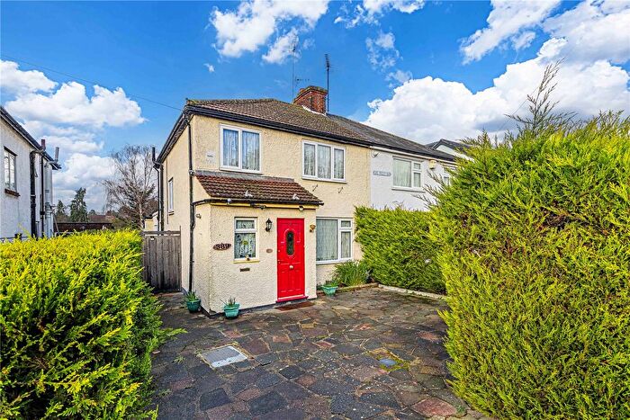 3 Bedroom Semi Detached House For Sale In Shenley Road, Borehamwood, Hertfordshire, WD6