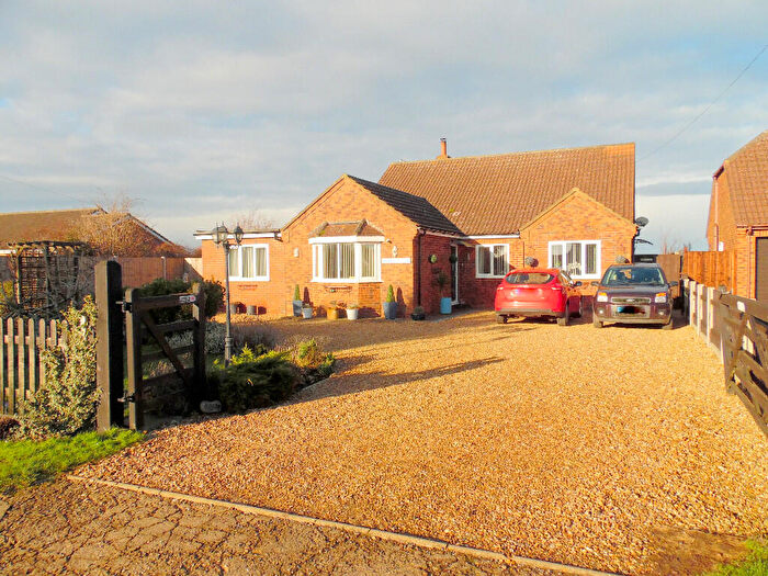 4 Bedroom Detached Bungalow For Sale In Main Road, Gedney Drove End, PE12