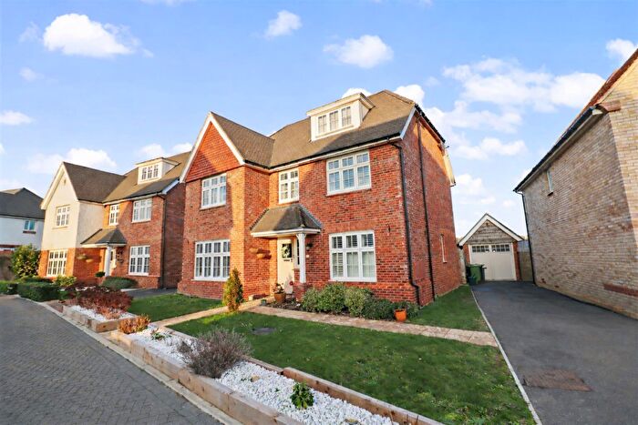 5 Bedroom Detached House For Sale In Home Field Drive, Braintree, CM7