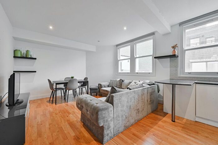 3 Bedroom Flat To Rent In High Holborn, Holborn, London, WC1V