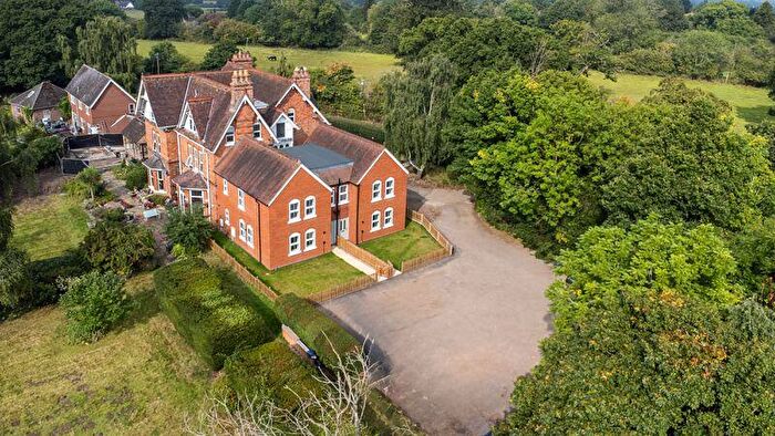 3 Bedroom Semi-Detached House For Sale In Hoggrills End Lane, Birmingham, B46