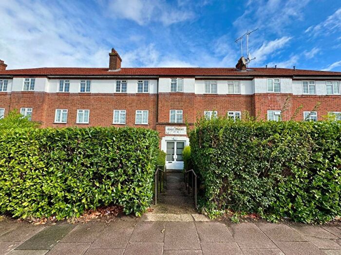 1 Bedroom Flat For Sale In Hale Lane, Edgware, HA8