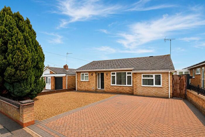 3 Bedroom Detached Bungalow For Sale In Whitefriars, Rushden, Northamptonshire, NN10