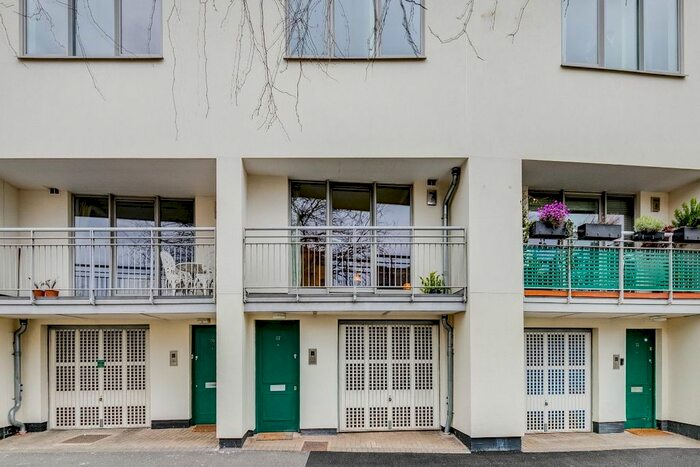 2 Bedroom Terraced House To Rent In Vineyard Path, London, SW14