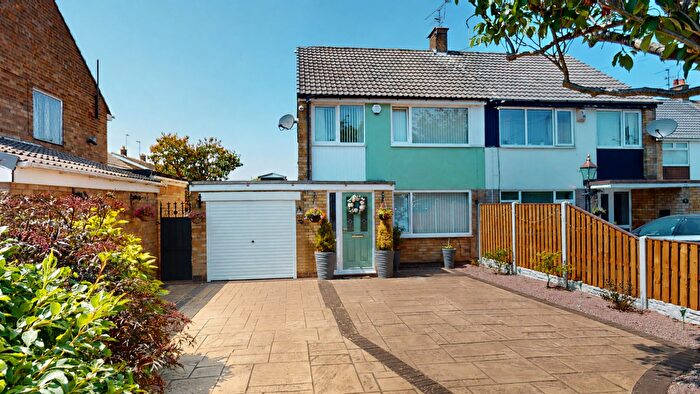 3 Bedroom Semi Detached House For Sale In Ash Hill Crescent, Hatfield, DN7