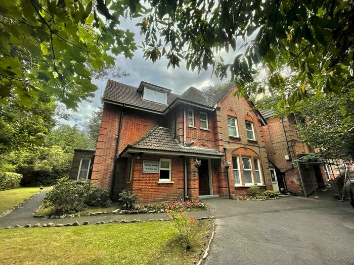 1 Bedroom Flat To Rent In Braidley Road, BH2