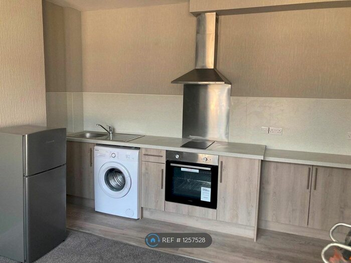 1 Bedroom Flat To Rent In Portland Place, Halifax HX1