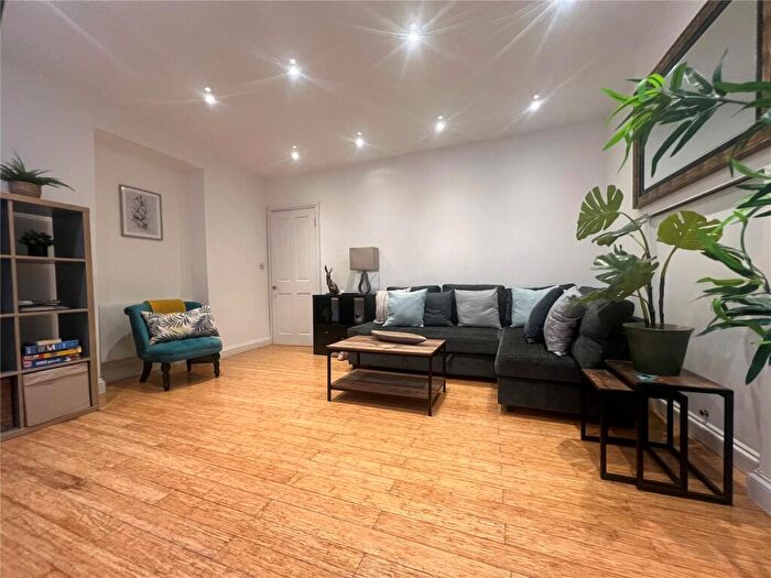 1 Bedroom Flat For Sale In High Street, Tenby, Pembrokeshire, SA70