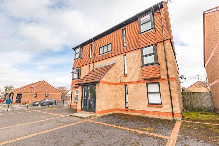 Studio To Rent In Holmlea Road, , Datchet, SL3