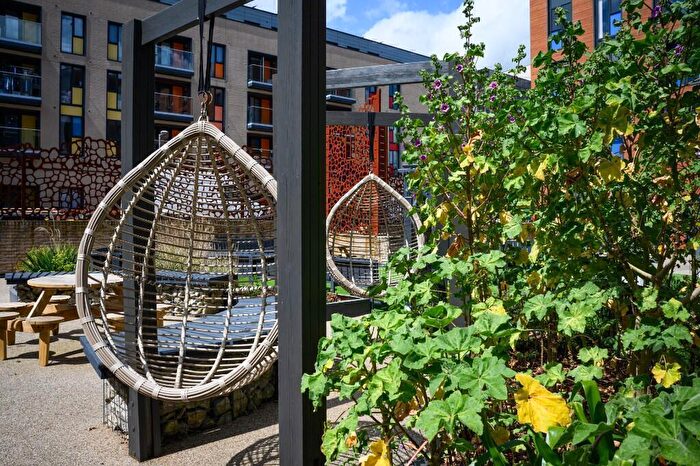 1 Bedroom Apartment To Rent In Queensway, Southampton, Hampshire, SO14