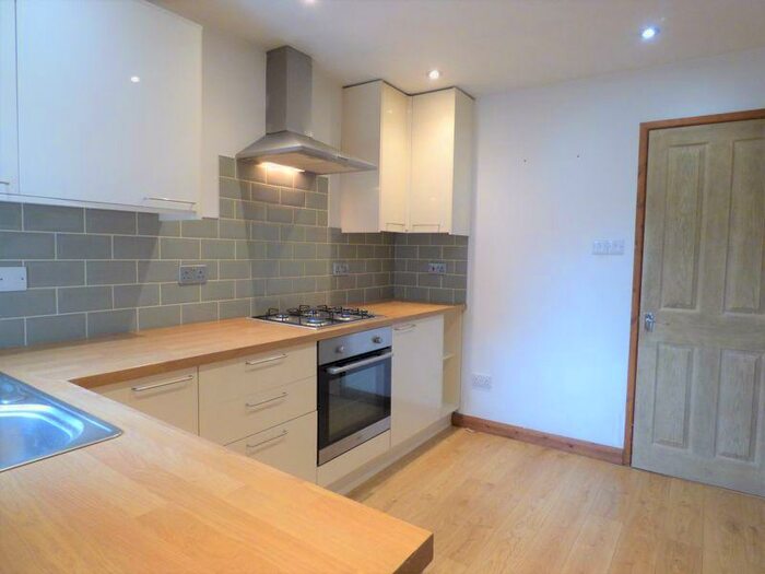 2 Bedroom End Of Terrace House To Rent In Alexandra Road, Lancaster, LA1