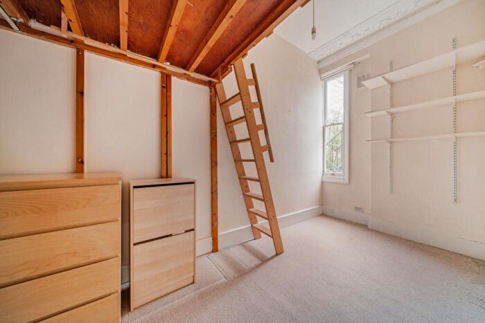 1 Bedroom Flat For Sale In Beresford Road, Highbury, N5