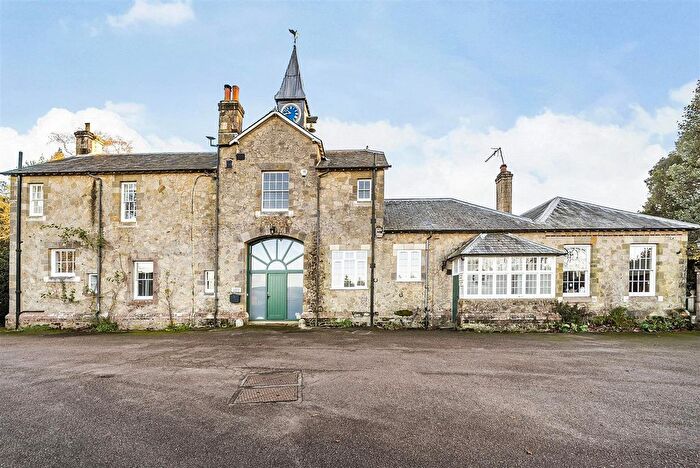 2 Bedroom Flat To Rent In Foley Estate, Liphook, GU30