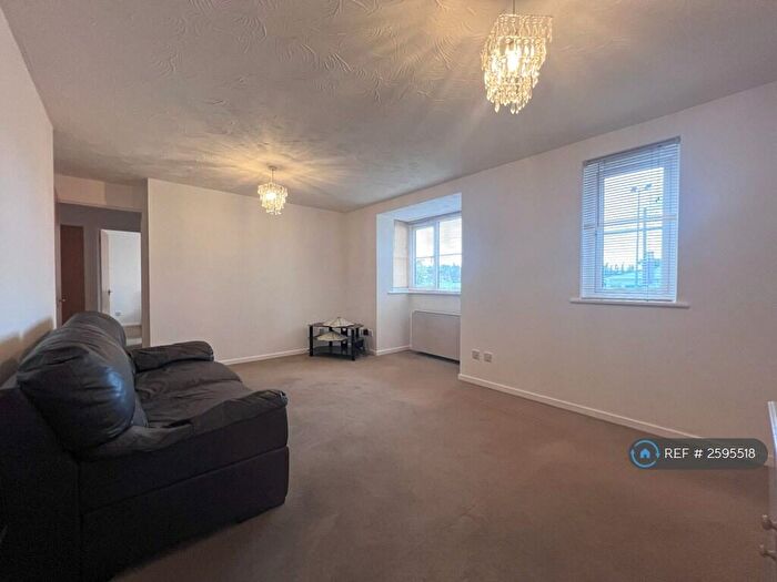 2 Bedroom Flat To Rent In Redwood Gardens, London, E4