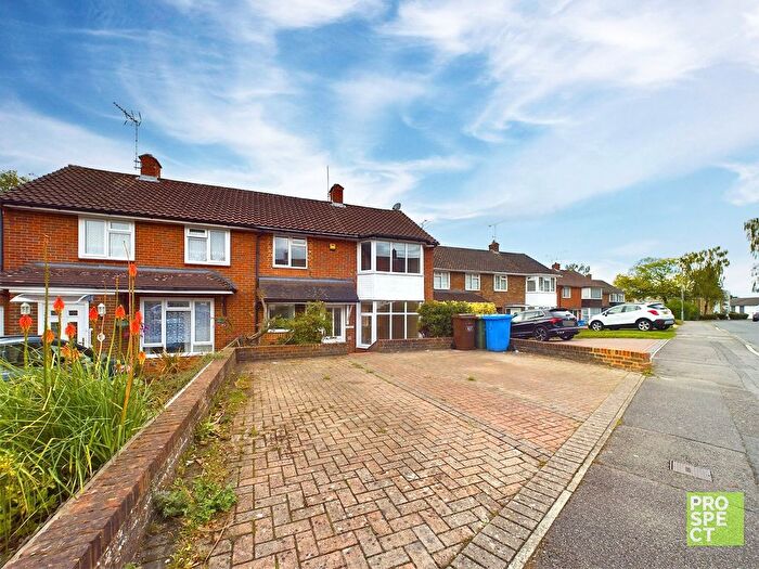 3 Bedroom Semi-Detached House To Rent In Horsneile Lane, Priestwood, Bracknell, Berkshire, RG42