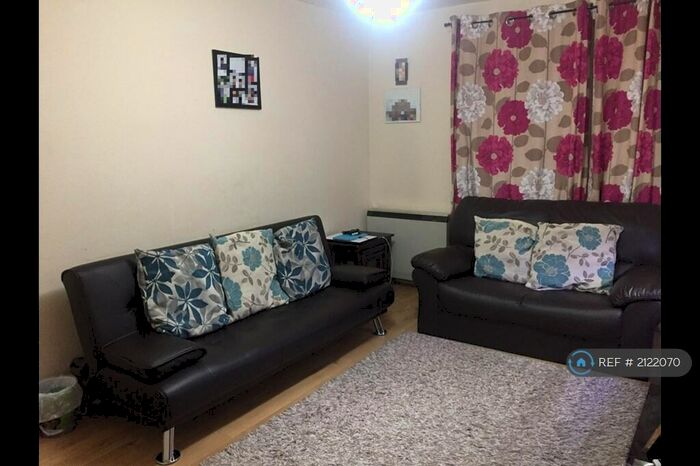 2 Bedroom Semi-Detached House To Rent In Bourne Close, Beeston, Nottingham, NG9