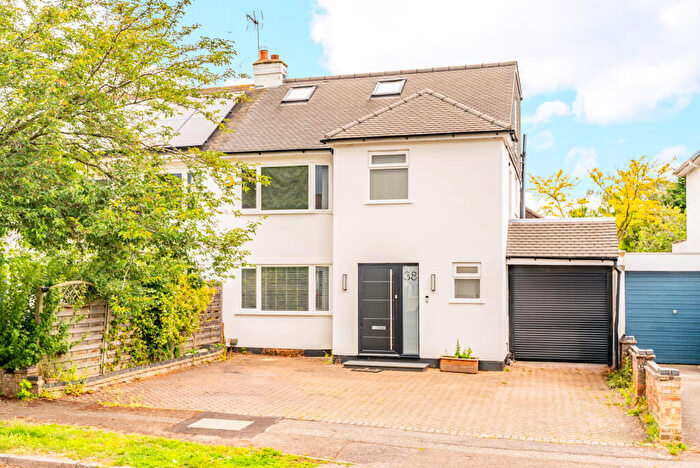 5 Bedroom Semi-Detached House For Sale In Bramble Road, Hatfield, Hertfordshire, AL10