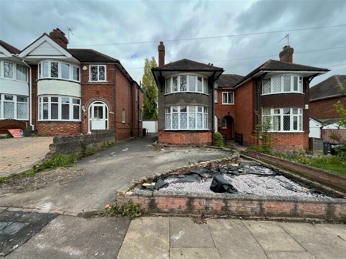 3 Bedroom Semi-Detached House To Rent In Olorenshaw Road, Sheldon, Birmingham, B26