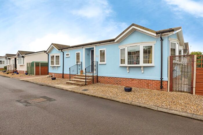 2 Bedroom Park Home For Sale In Bramble Close, Attleborough, NR17