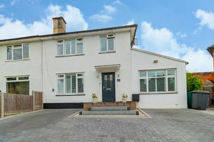 3 Bedroom Semi-Detached House For Sale In Woodcote Avenue, London, NW7