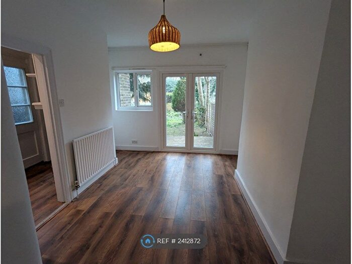 2 Bedroom Flat To Rent In Grantham Rd, London, W4