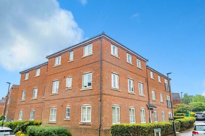 2 Bedroom Flat To Rent In Brady Drive Bromley, BR1