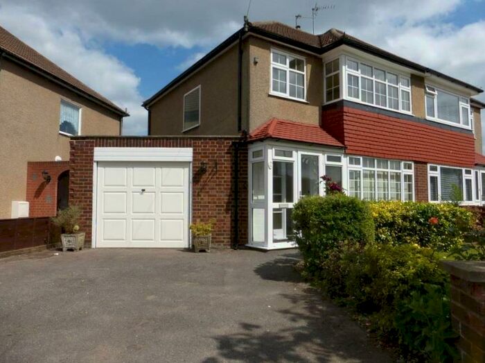 3 Bedroom House To Rent In Debenham Road, Cheshunt, Waltham Cross, EN7