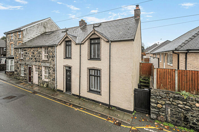 3 Bedroom End Of Terrace House For Sale In National Street, Tywyn, Gwynedd, LL36