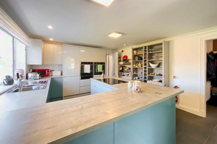 4 Bedroom Detached House For Sale In The Lodge House, Crianlarich, Perthshire, FK20