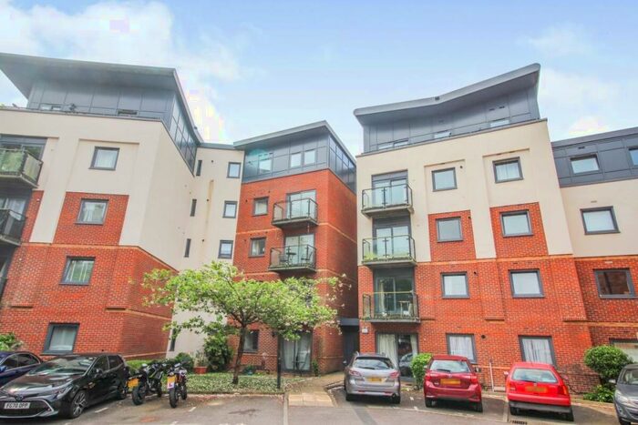 2 Bedroom Flat To Rent In Bridge Street, Andover, SP10