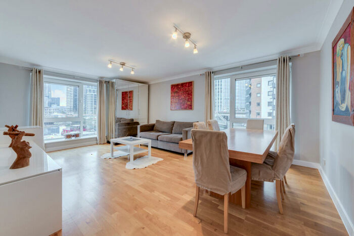 3 Bedroom Flat To Rent In Boardwalk Place, South Quay, E14