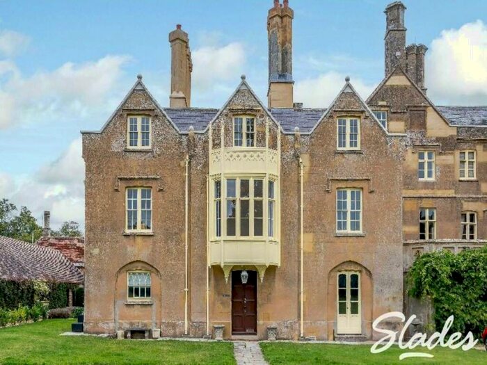 6 Bedroom House To Rent In Hurn Court, Hurn Court Lane, Hurn, BH23