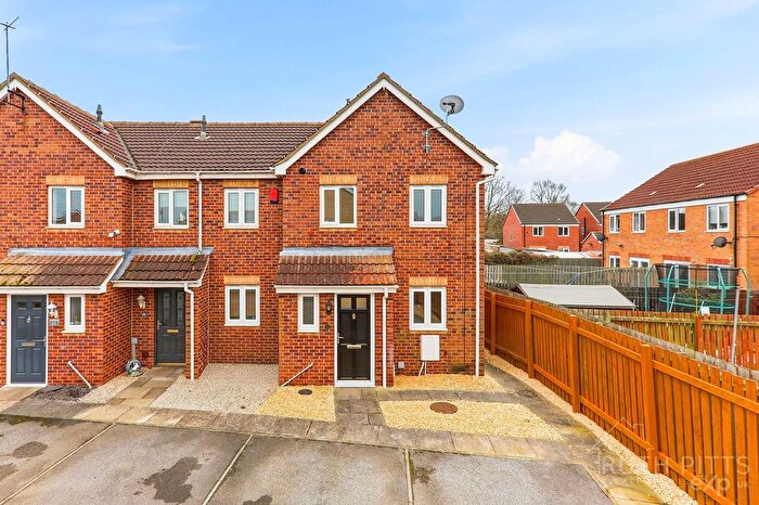 3 Bedroom End Of Terrace House For Sale In Northfield Grove, South Kirkby, WF9