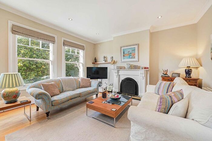 2 Bedroom Flat To Rent In Kew Road, Richmond, TW9