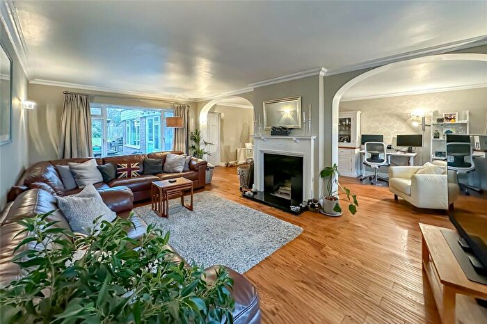 4 Bedroom Detached House For Sale In Oakway, Studham, LU6