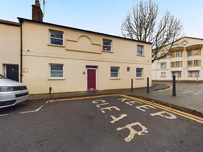 2 Bedroom Apartment To Rent In Sherborne Street, Cheltenham, Gloucestershire, GL52
