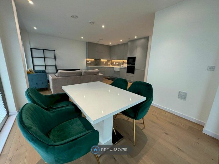 2 Bedroom Flat To Rent In Bowery Building, London, SW15