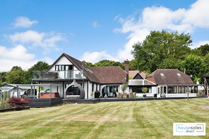 6 Bedroom Detached House For Sale In Scalby Road, Southminster, CM0