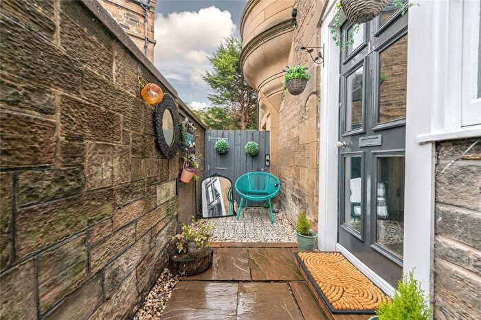 2 Bedroom Flat For Sale In Wardie Steps, Edinburgh, EH5